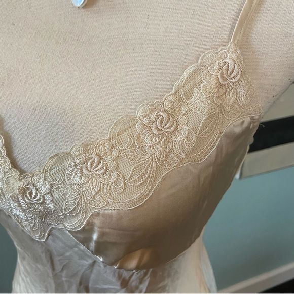 Y2K 100% Silk Lace Cream Camisole Tank - Picture 2 of 5